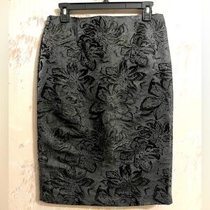 Kenar Jacquard Floral Gray, Black, Silver Pencil Skirt Size 2